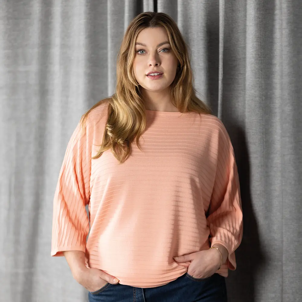 Fledermaus-Pullover mit Biesen